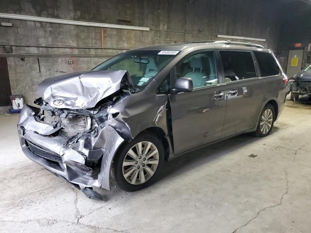 TOYOTA SIENNA XLE