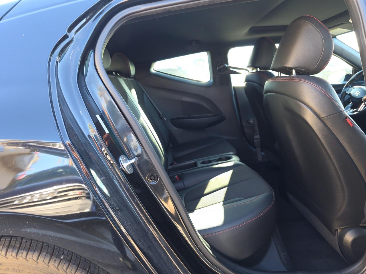 HYUNDAI VELOSTER BASE