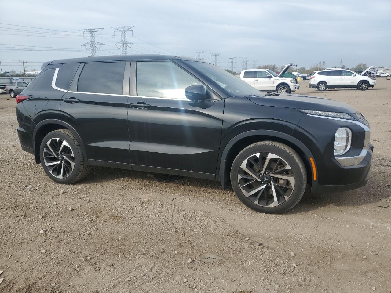 MITSUBISHI OUTLANDER ES