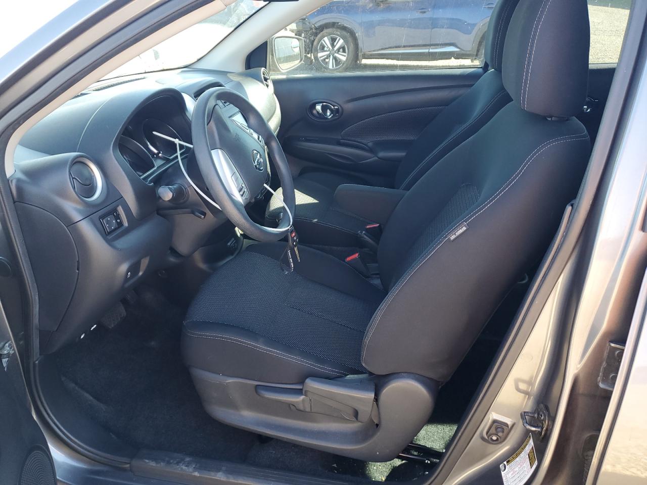NISSAN VERSA S