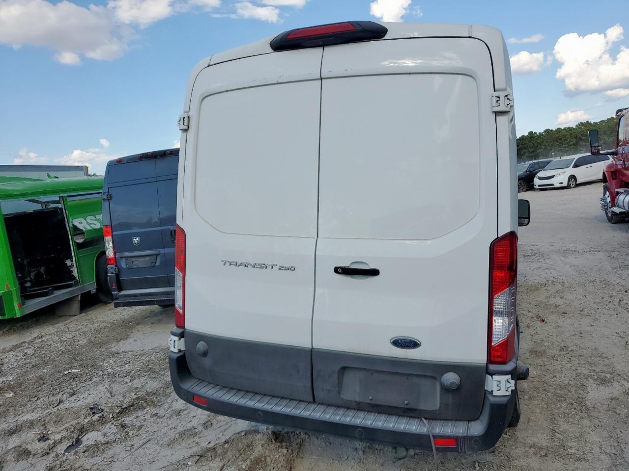 FORD TRANSIT T-250