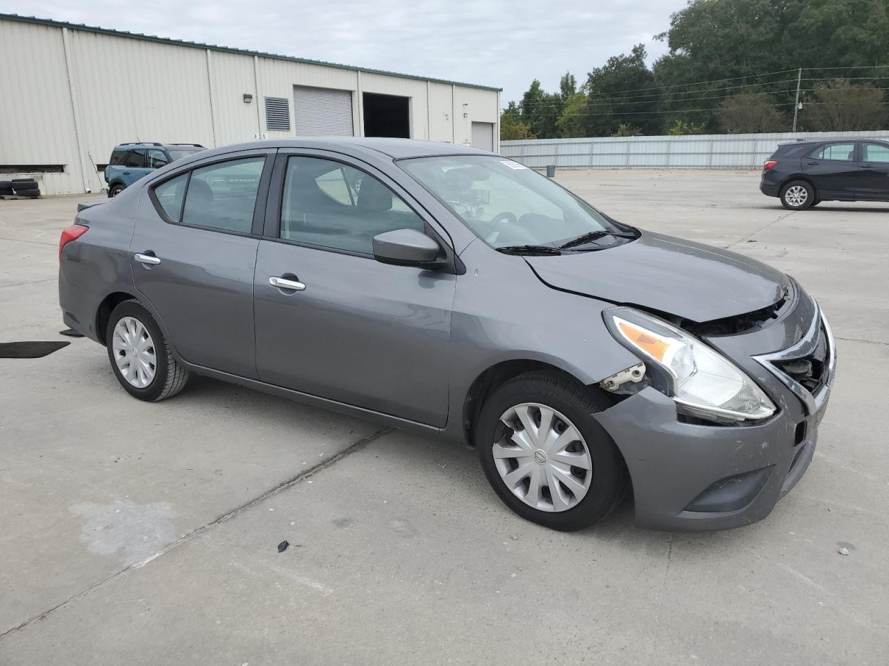 NISSAN VERSA S
