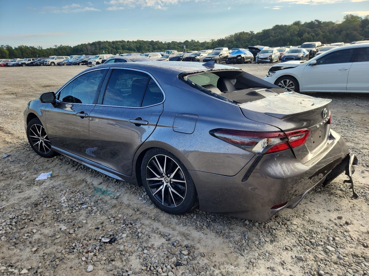 TOYOTA CAMRY SE NIGHT SHADE