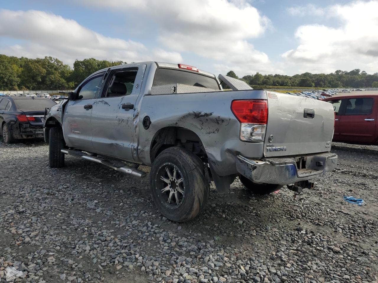 TOYOTA TUNDRA CREWMAX SR5
