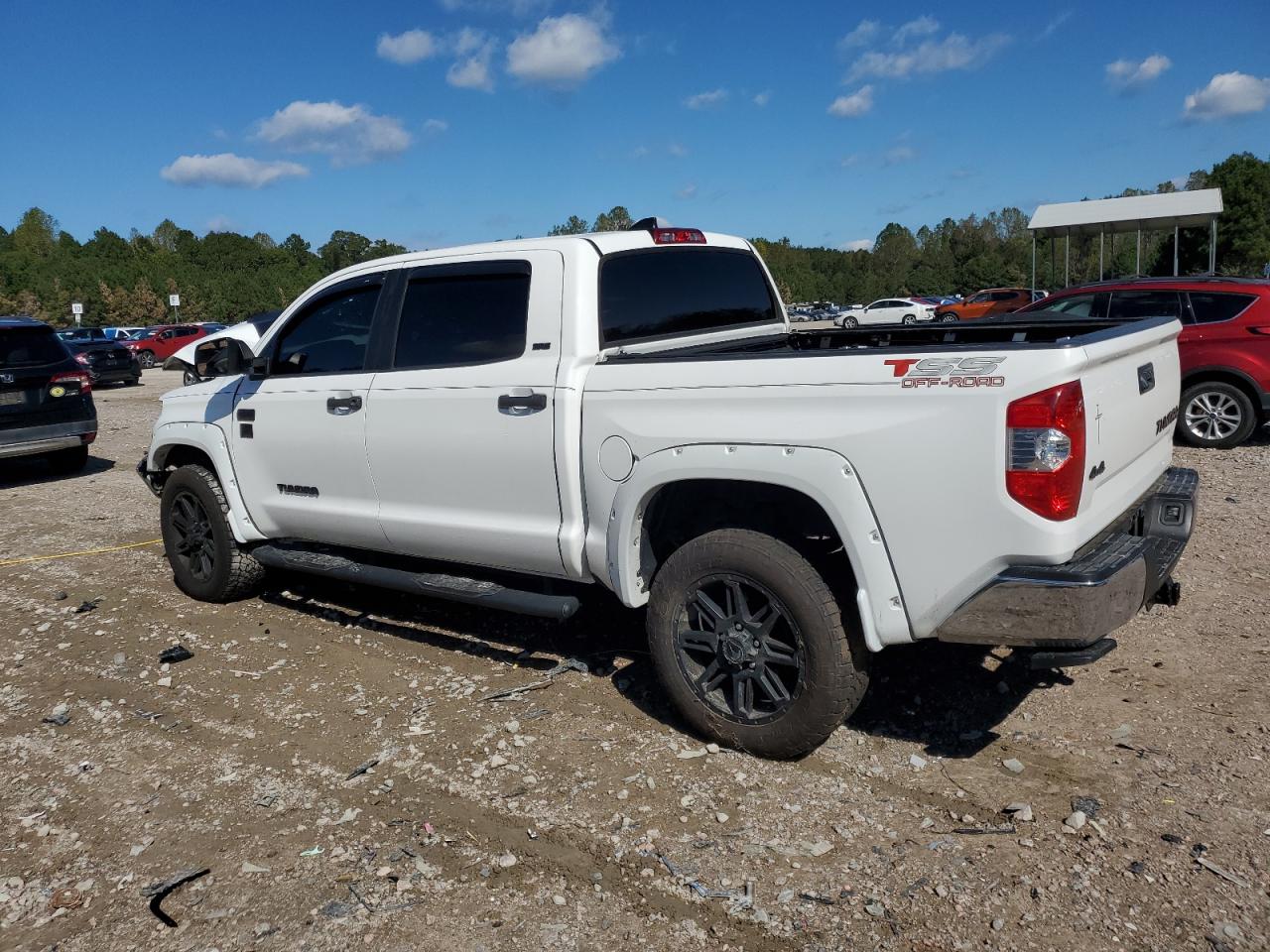 TOYOTA TUNDRA CREWMAX SR5