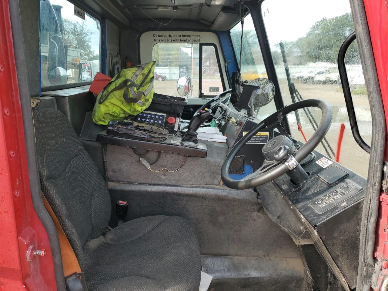 Lot #3273765356 2014 MACK 600 LEU600