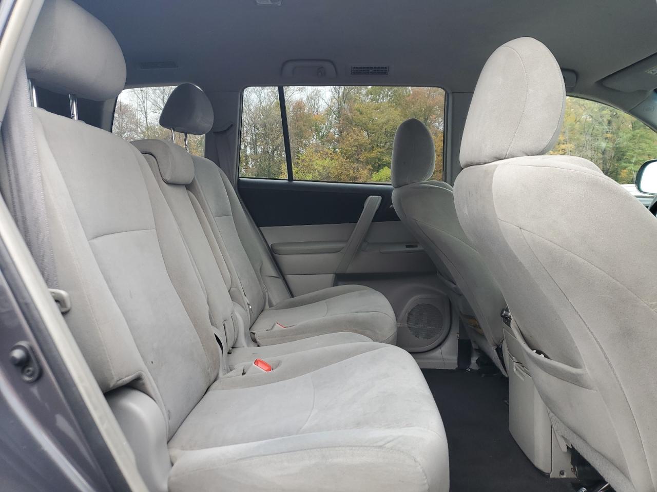 TOYOTA HIGHLANDER BASE