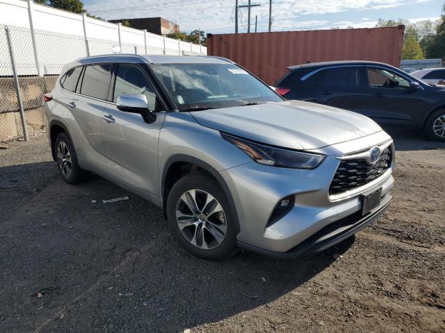 2022 TOYOTA HIGHLANDER HYBRID XLE 5TDGBRCH4NS558971