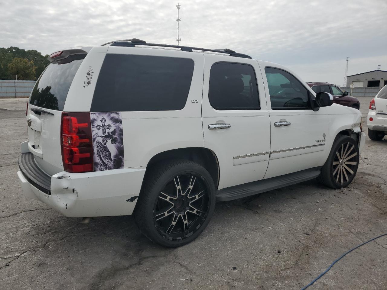 CHEVROLET TAHOE C1500 LTZ