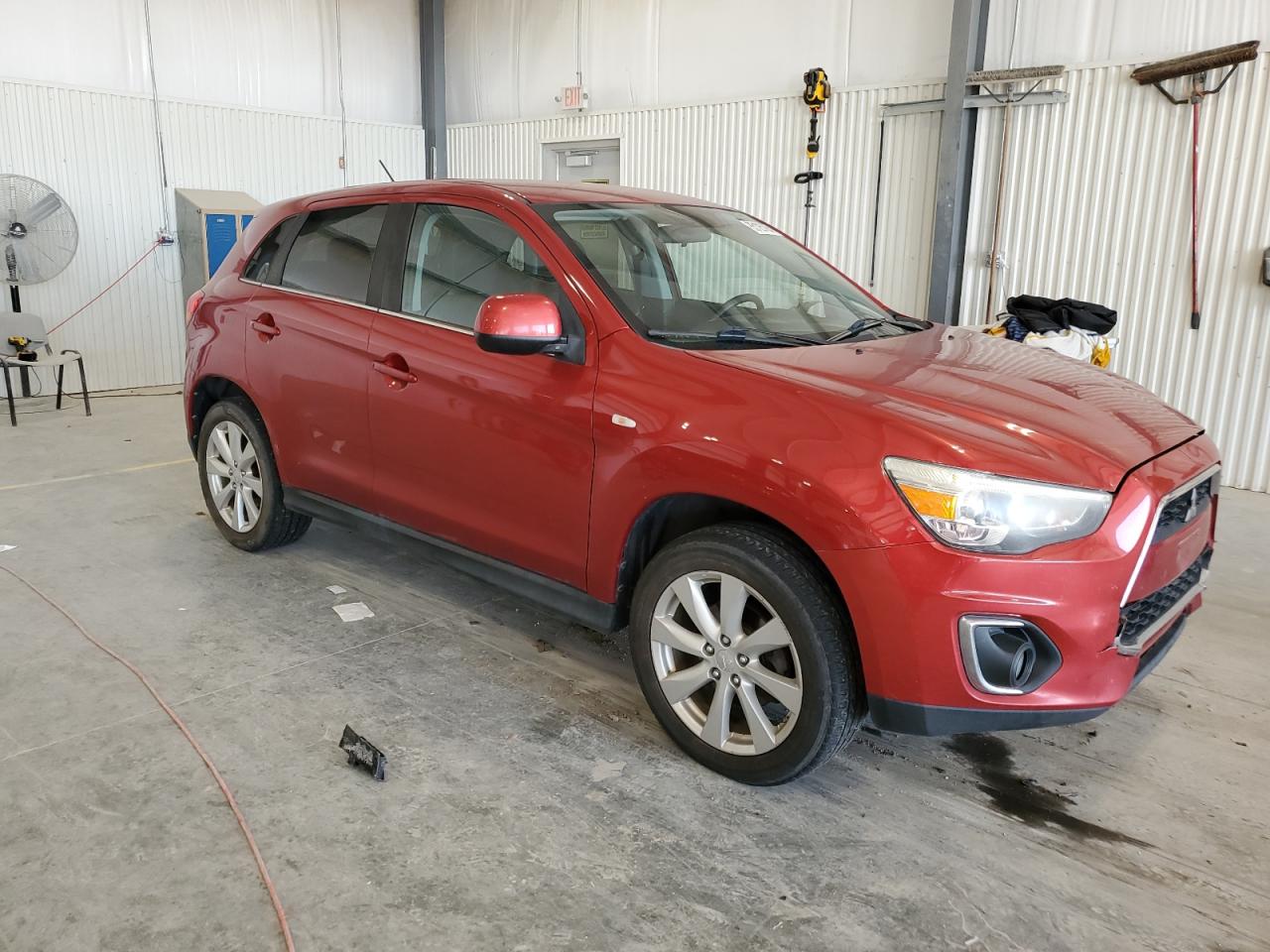 MITSUBISHI OUTLANDER SE