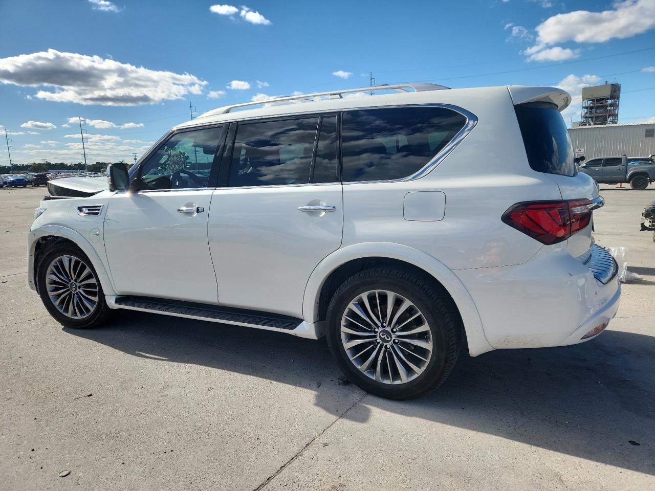 INFINITI QX80 BASE