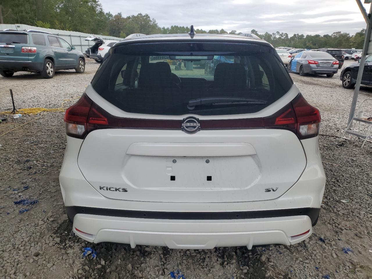 NISSAN KICKS SV