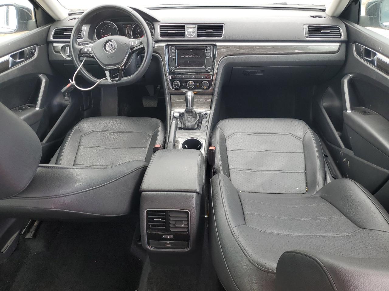 VOLKSWAGEN PASSAT SE