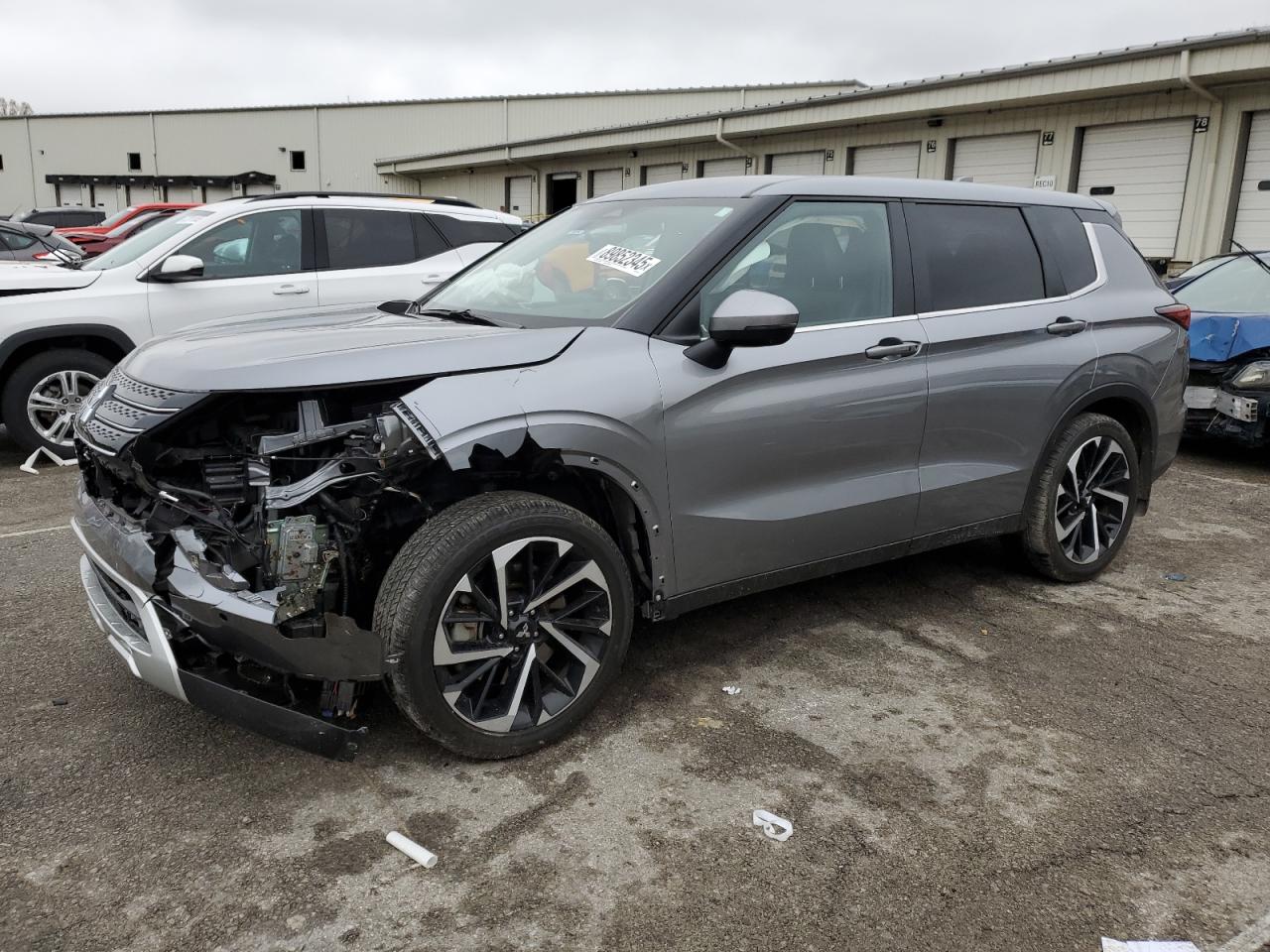 MITSUBISHI OUTLANDER SE