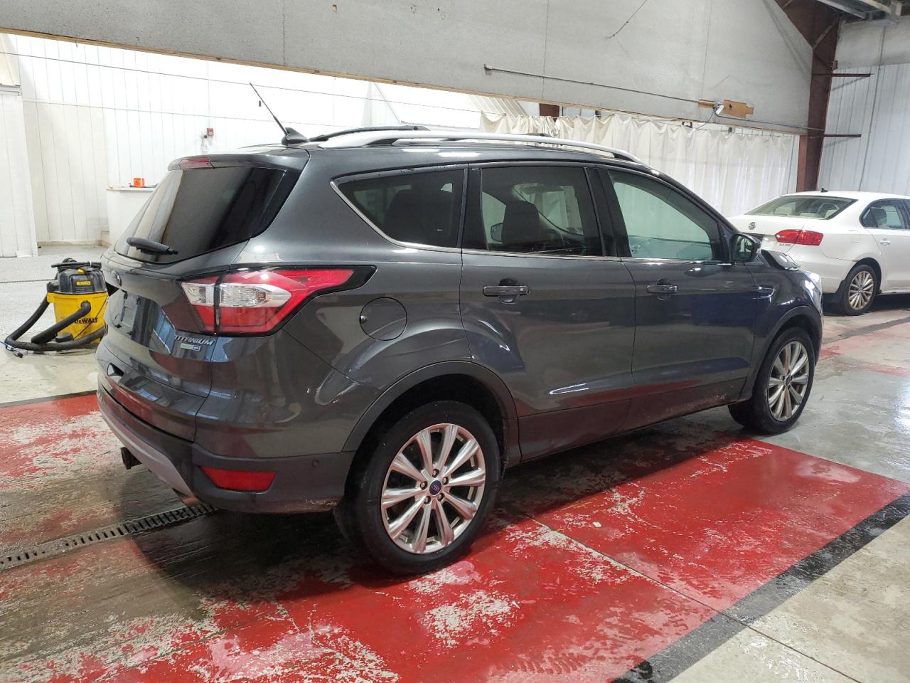 FORD ESCAPE TITANIUM