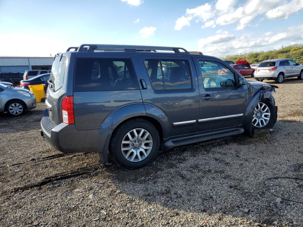 NISSAN PATHFINDER S