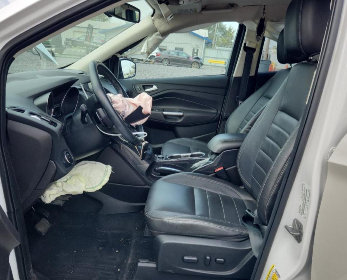 FORD ESCAPE TITANIUM