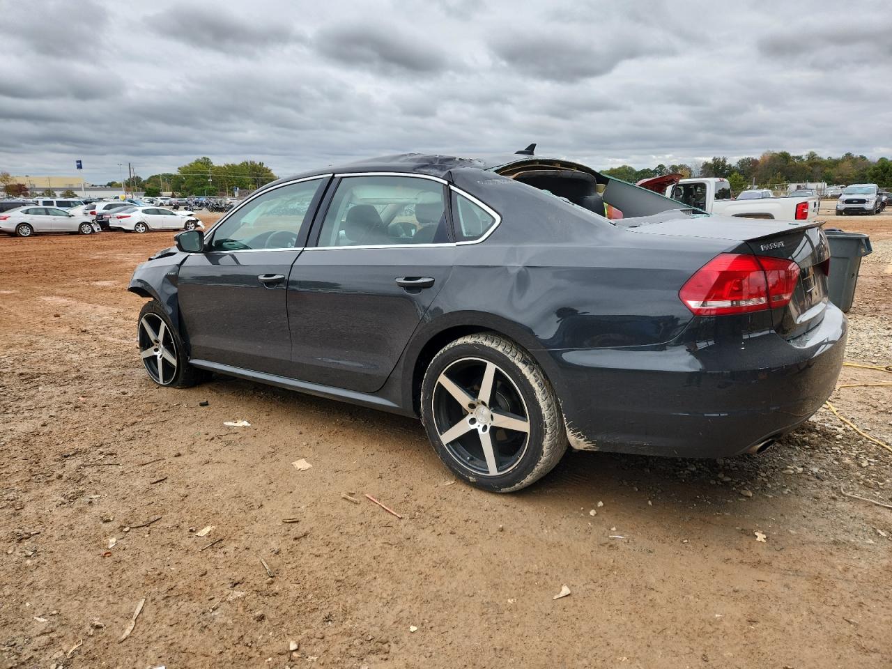 VOLKSWAGEN PASSAT SE