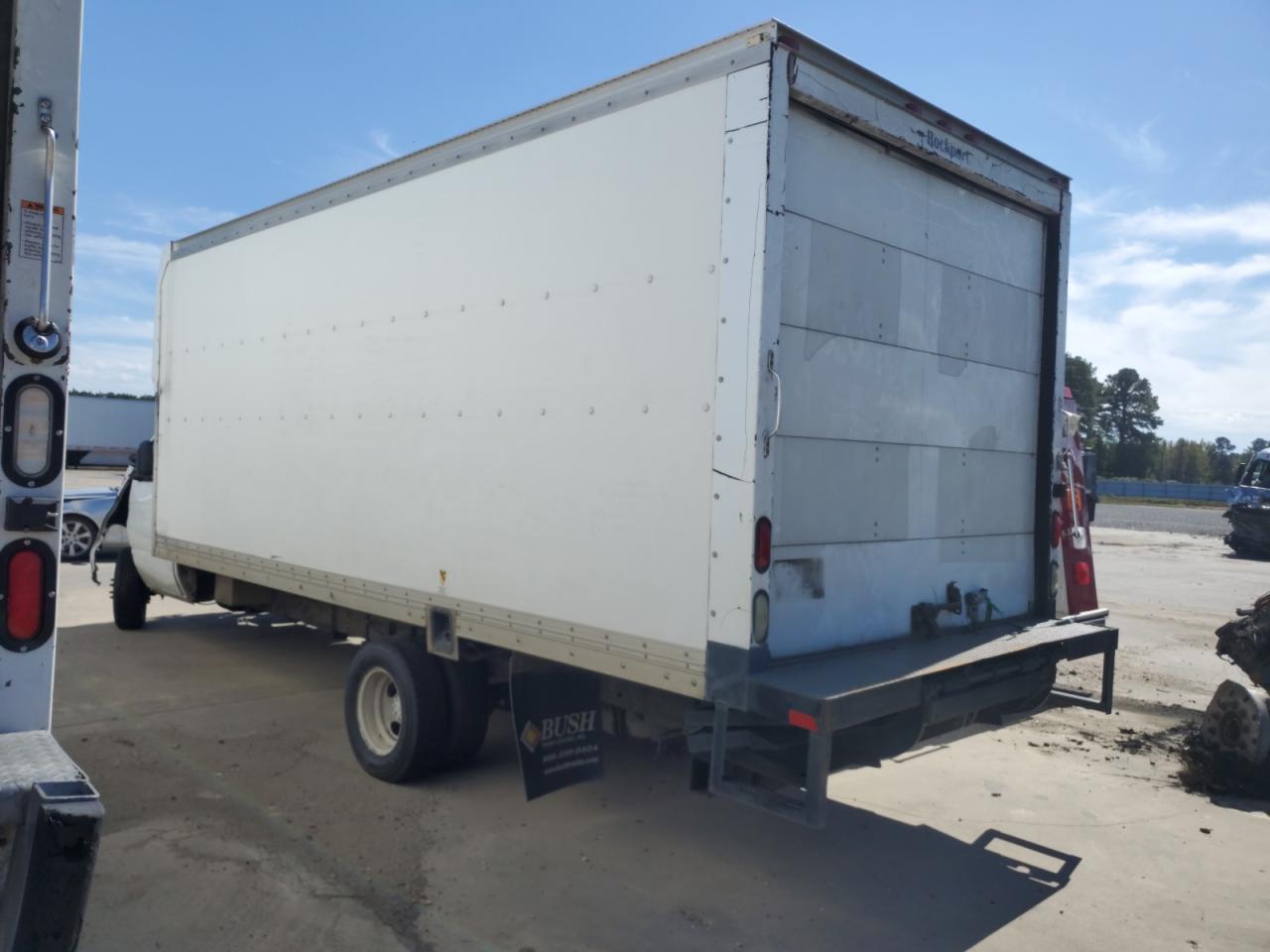 FORD ECONOLINE E450 SUPER DUTY CUTAWAY VAN