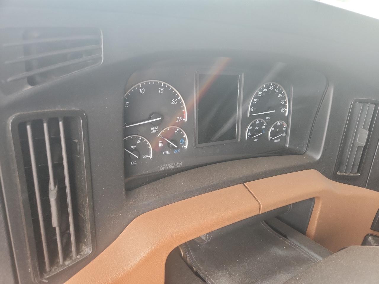 Lot #3304403584 2020 FREIGHTLINER CASCADIA 1