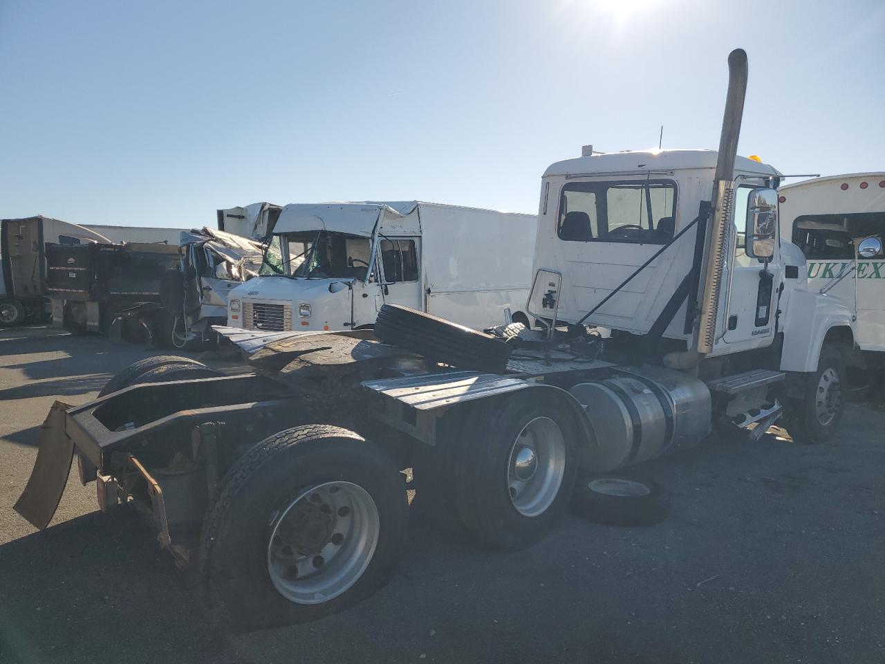 Lot #3286761310 2012 MACK 600 CHU600