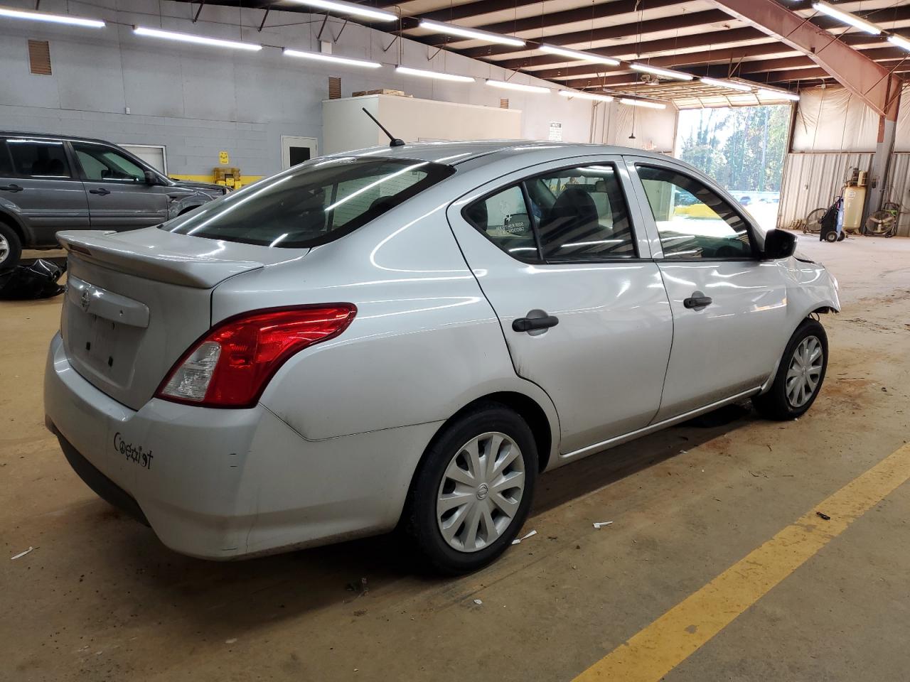 NISSAN VERSA S