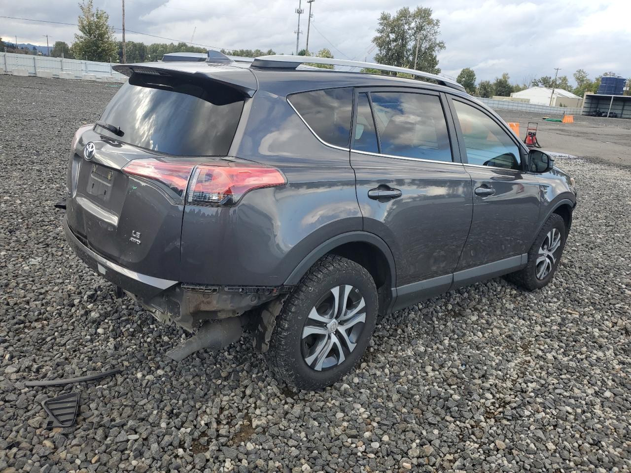 TOYOTA RAV4 LE