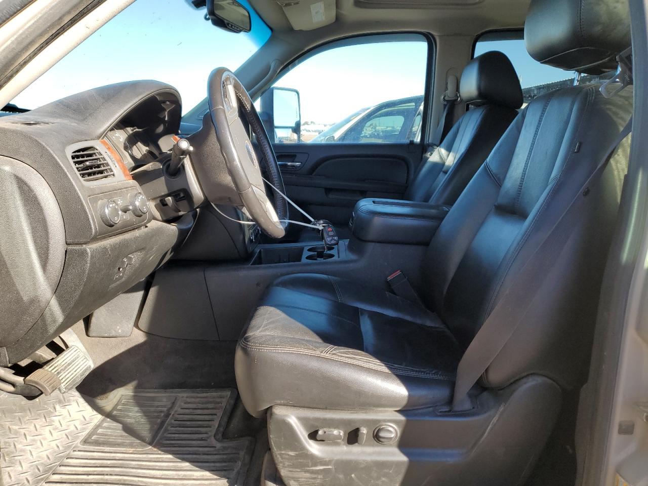 GMC YUKON K2500 SLT