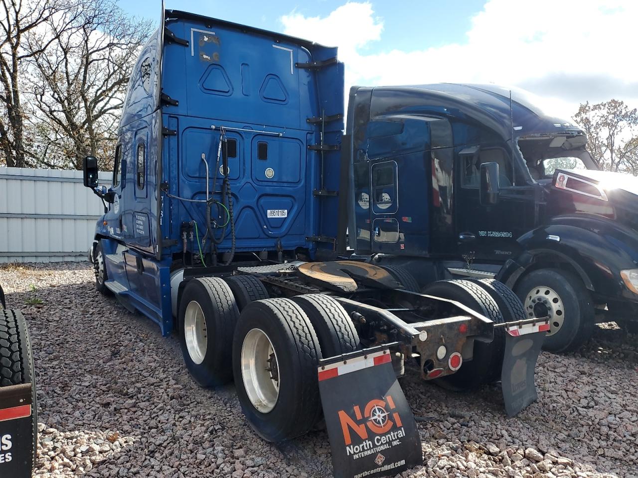 Lot #3271608345 2016 FREIGHTLINER CASCADIA 1