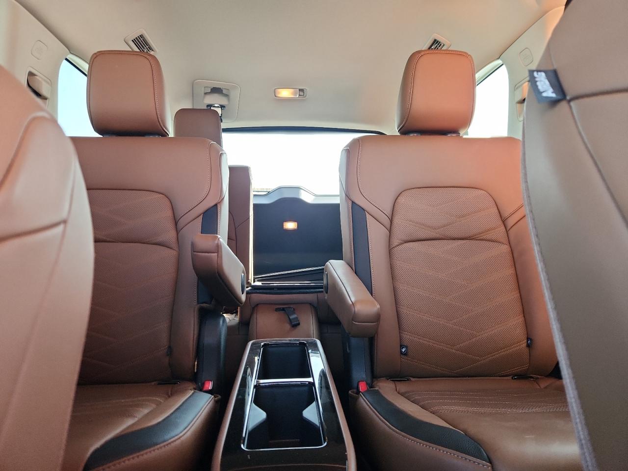 NISSAN PATHFINDER PLATINUM