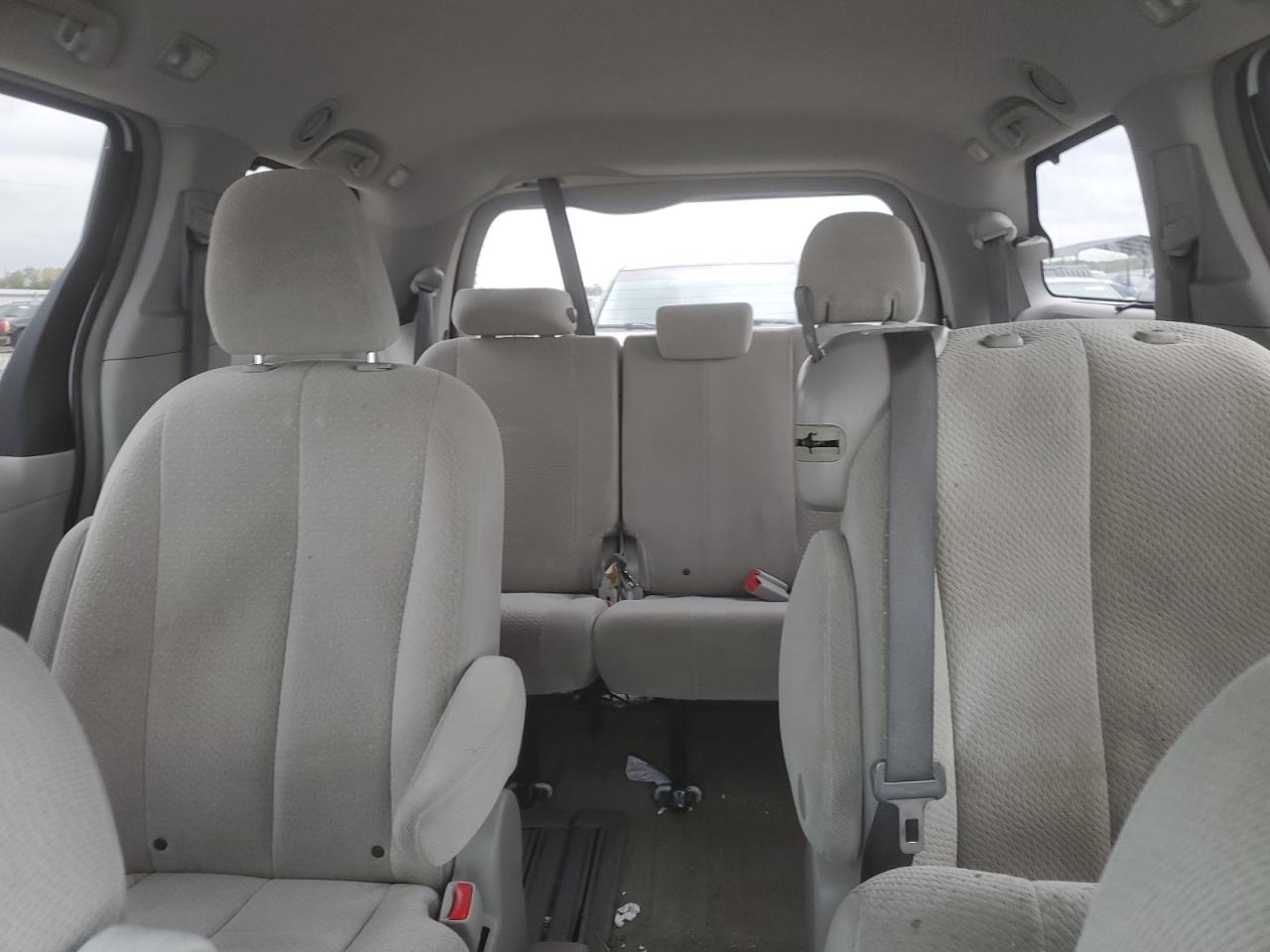 Lot #3291626240 2014 TOYOTA SIENNA LE