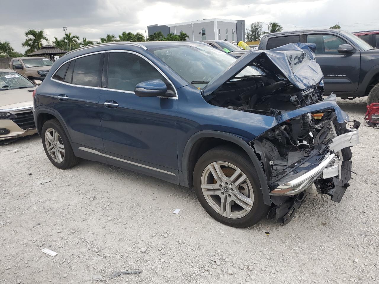 MERCEDES-BENZ GLA-CLASS 250