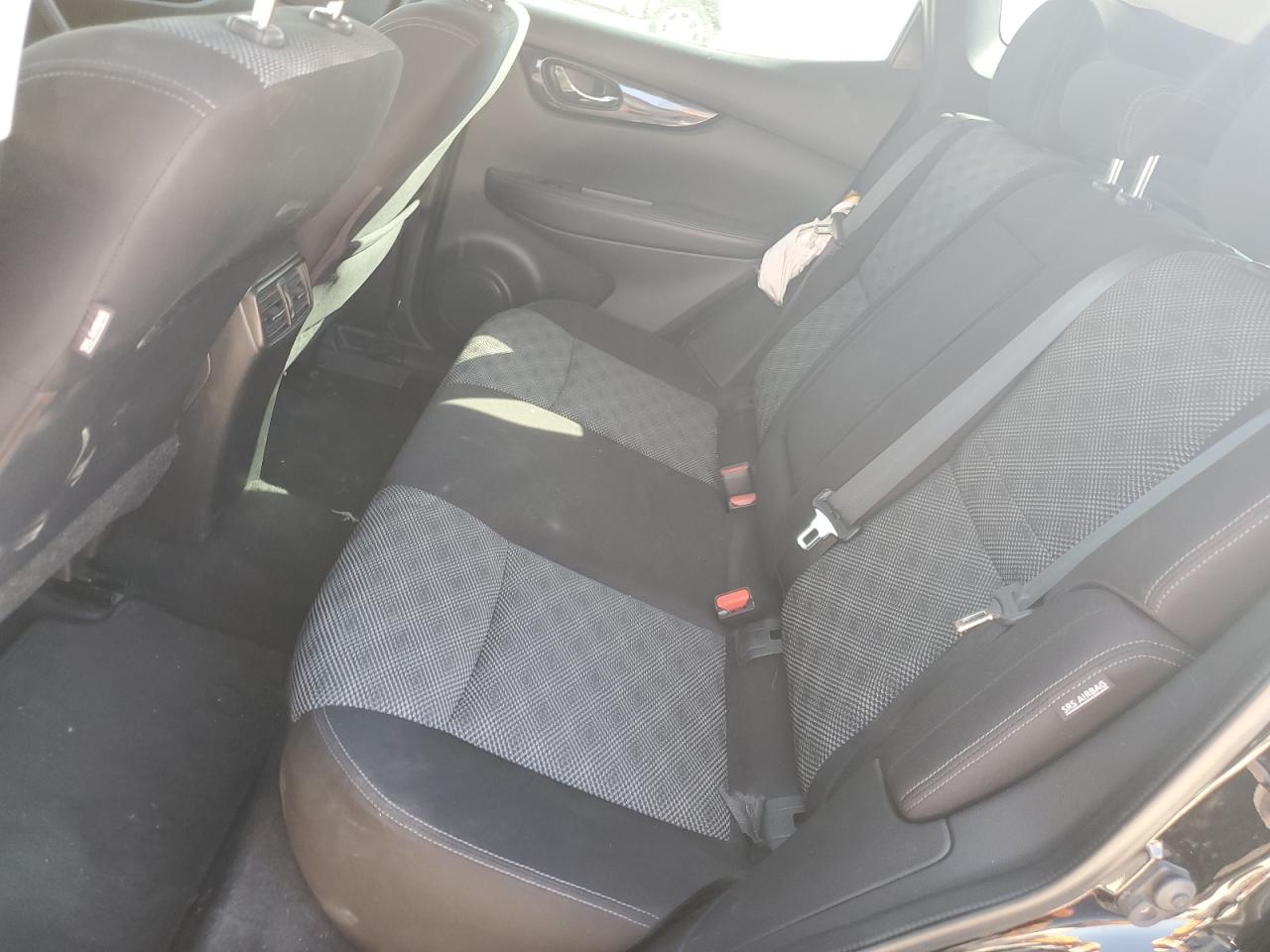 NISSAN ROGUE SPORT S