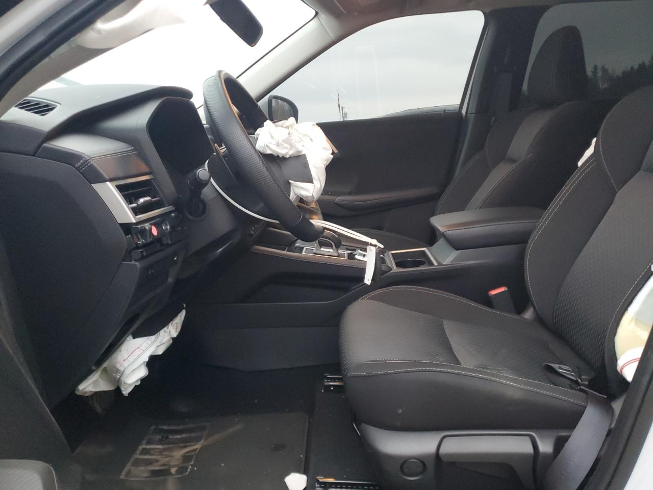 MITSUBISHI OUTLANDER SE