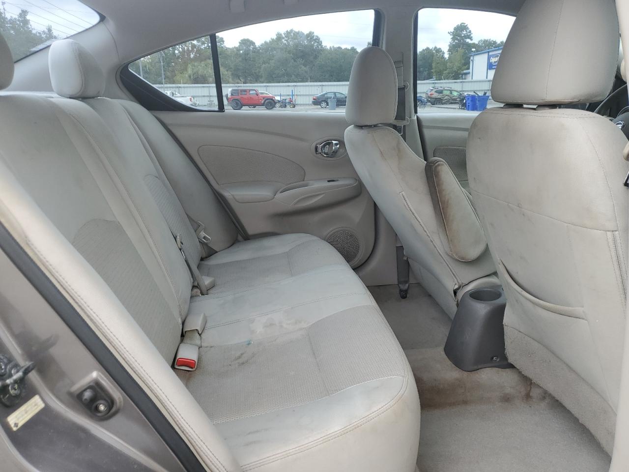 NISSAN VERSA S