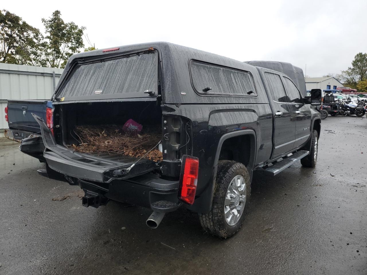 GMC SIERRA K2500 DENALI