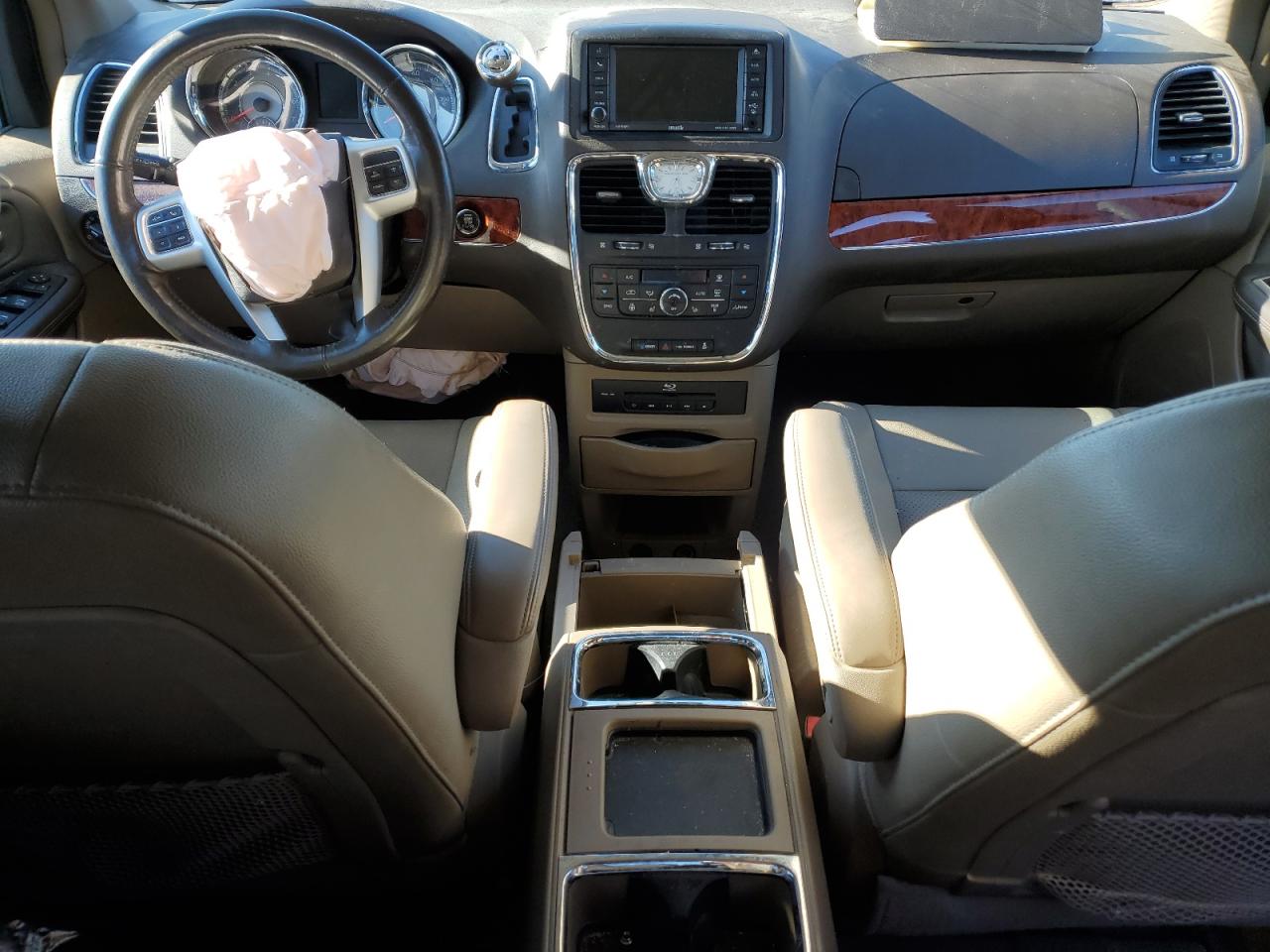 CHRYSLER TOWN & COUNTRY TOURING L