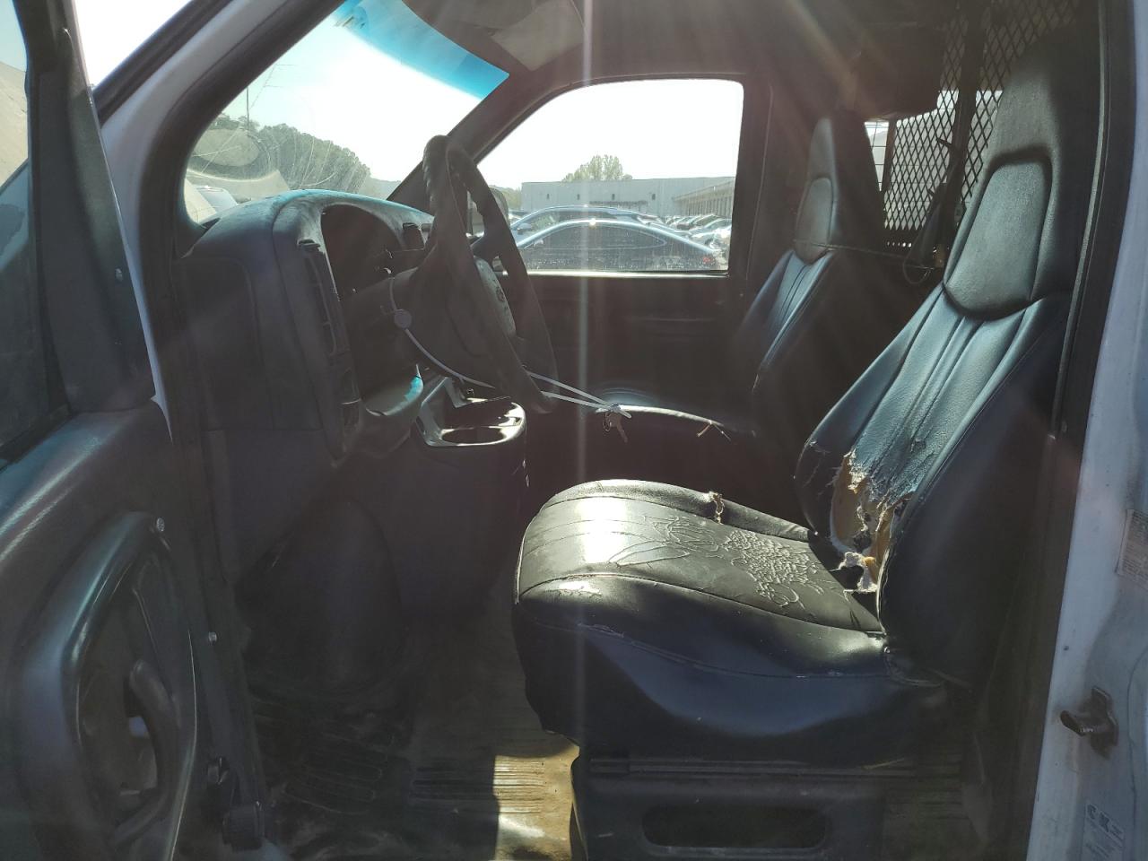 Lot #3270911419 2000 CHEVROLET EXPRESS G2