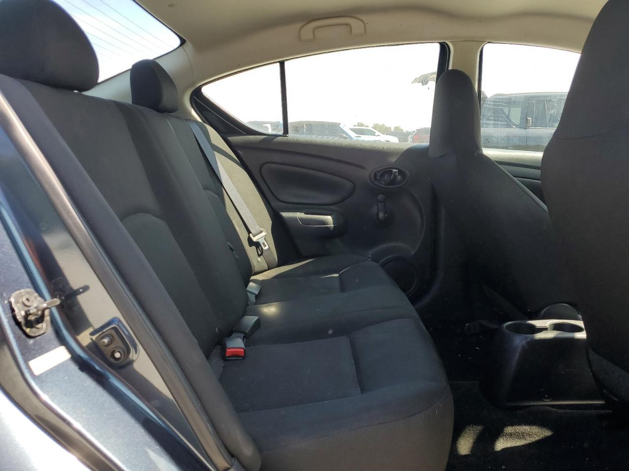 NISSAN VERSA S