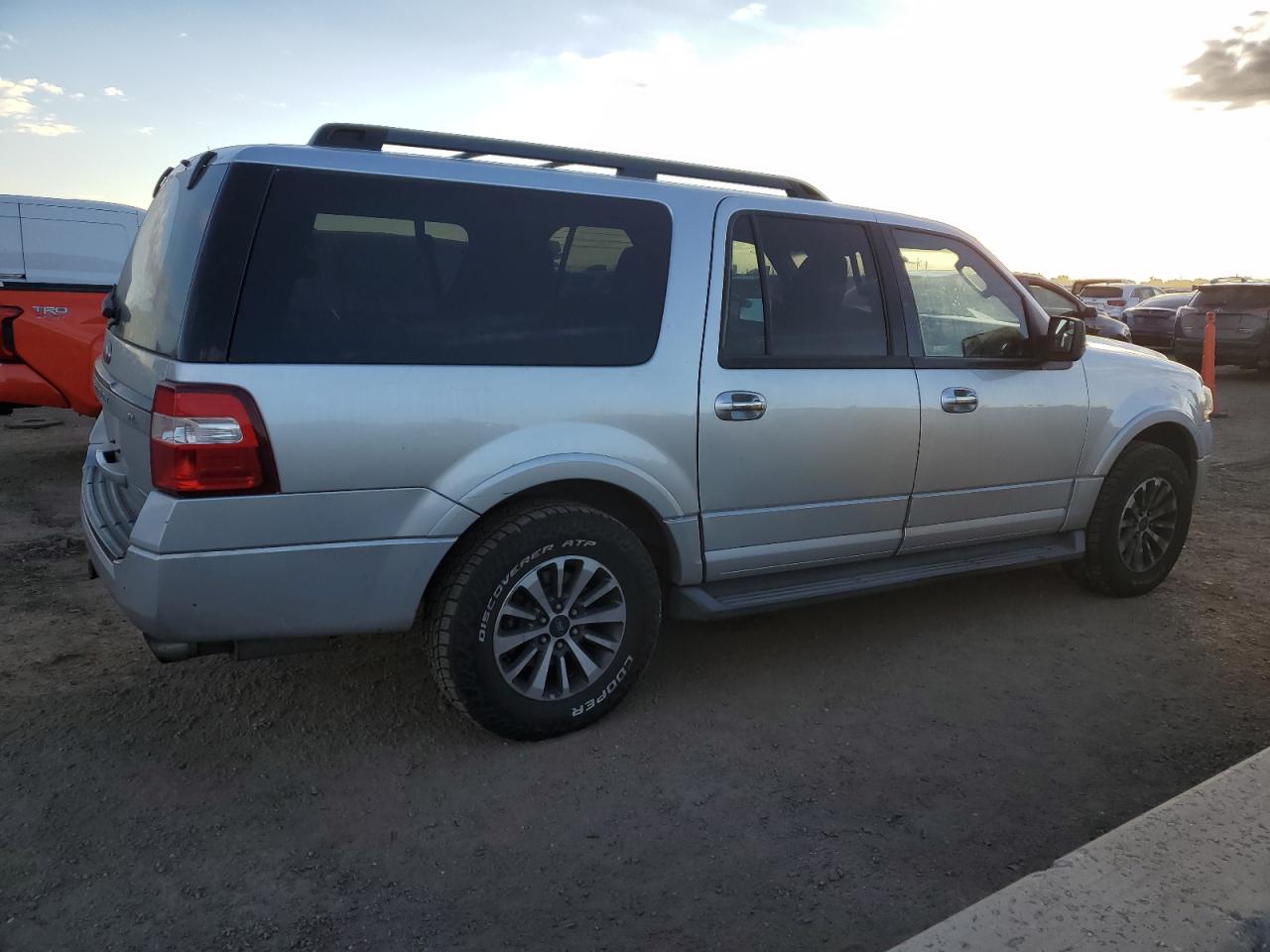 FORD EXPEDITION EL XLT
