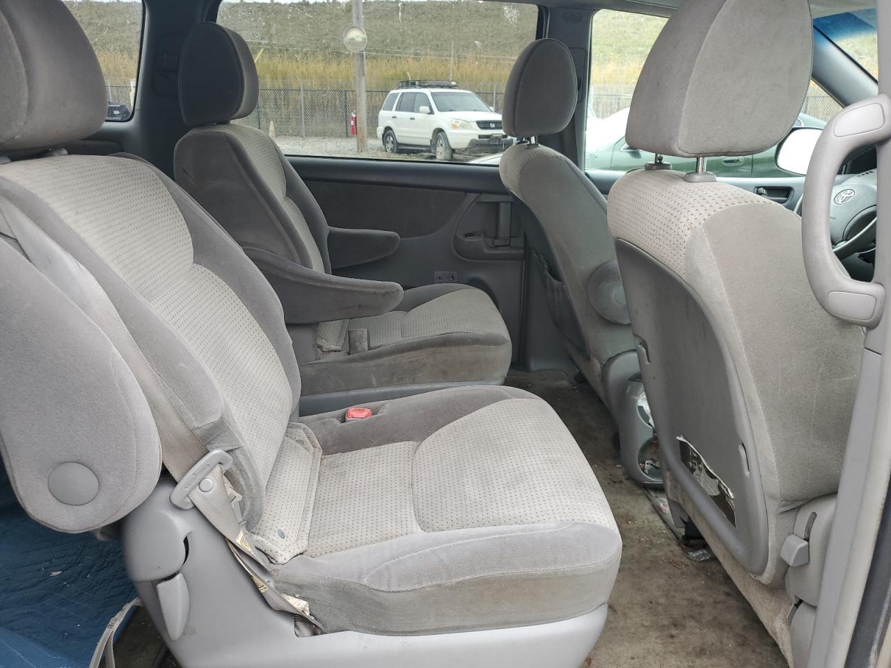 Lot #3279561248 2009 TOYOTA SIENNA CE