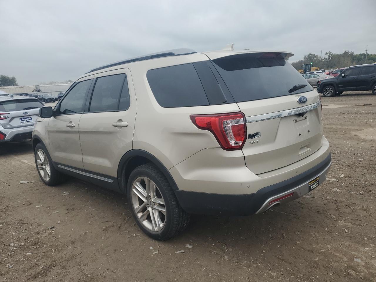 FORD EXPLORER XLT