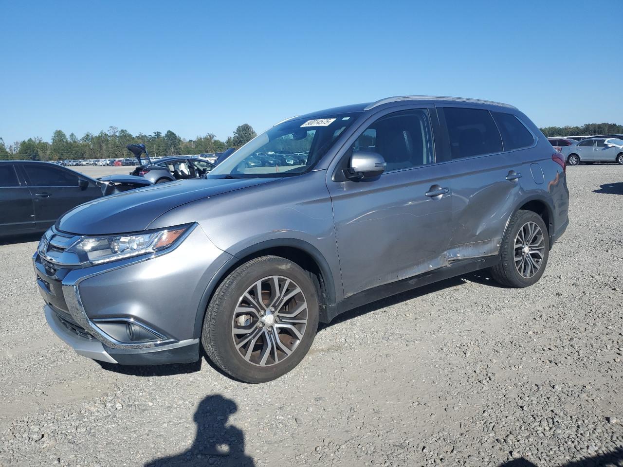 MITSUBISHI OUTLANDER SE