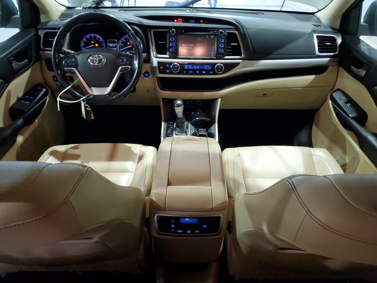 TOYOTA HIGHLANDER SE