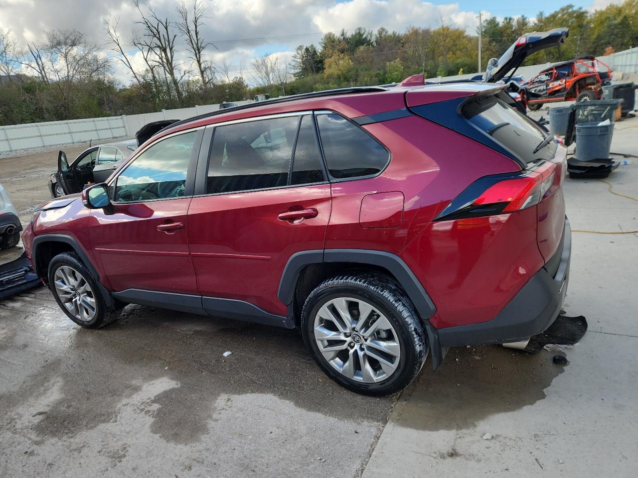 TOYOTA RAV4 XLE PREMIUM