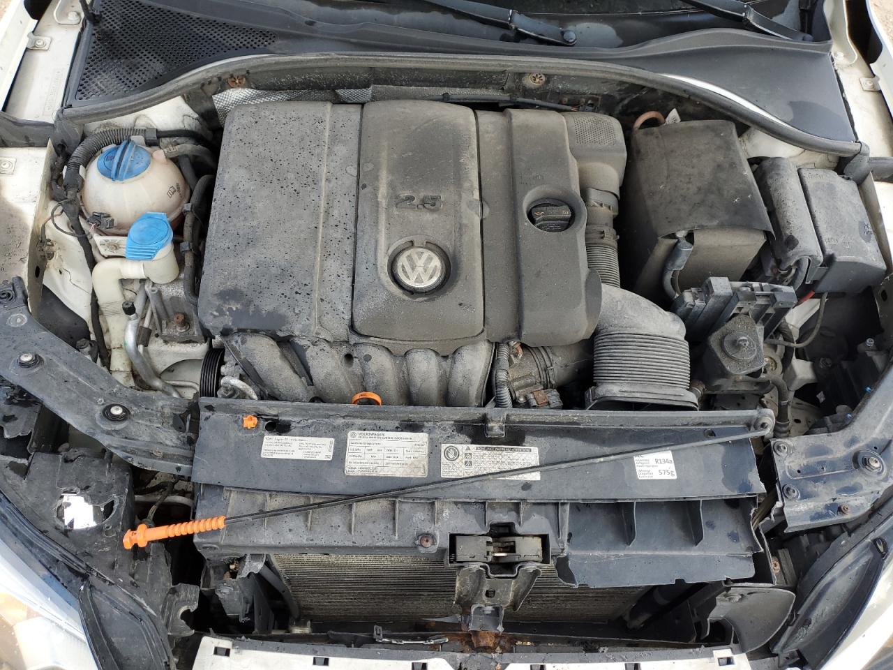 VOLKSWAGEN PASSAT SE