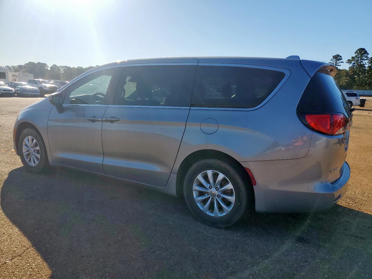 CHRYSLER PACIFICA TOURING