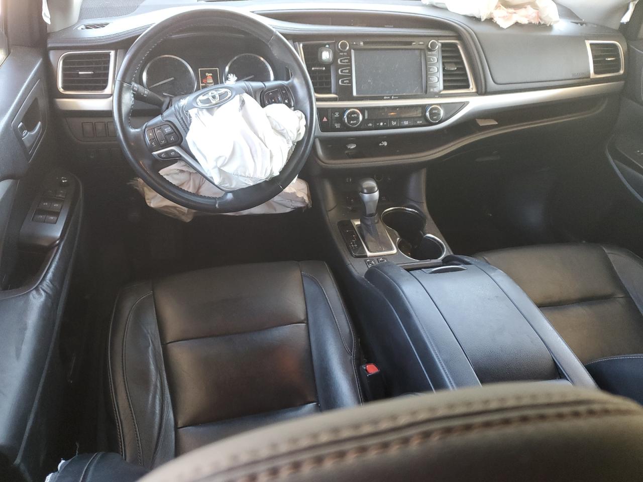 TOYOTA HIGHLANDER XLE