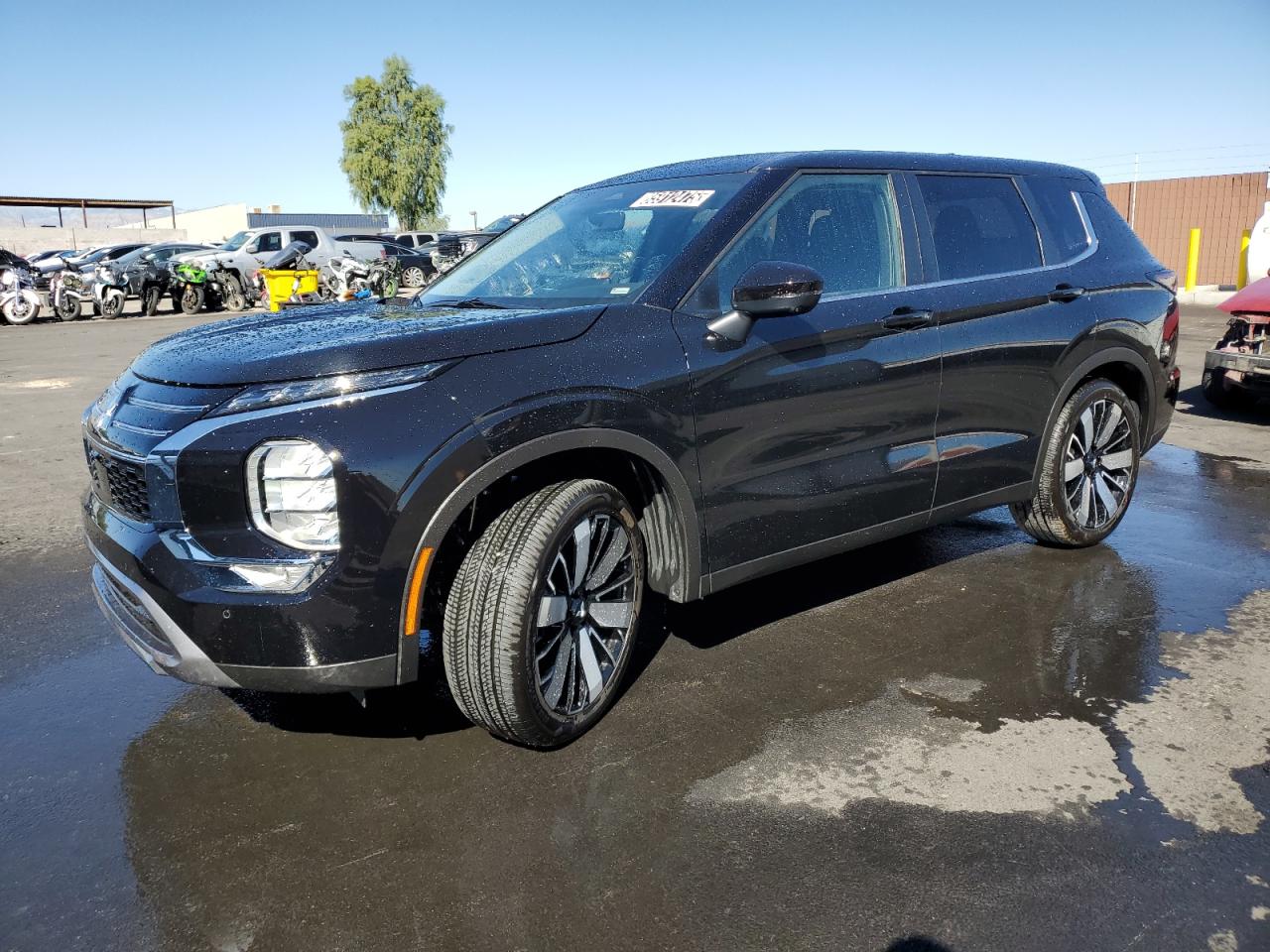 MITSUBISHI OUTLANDER SE