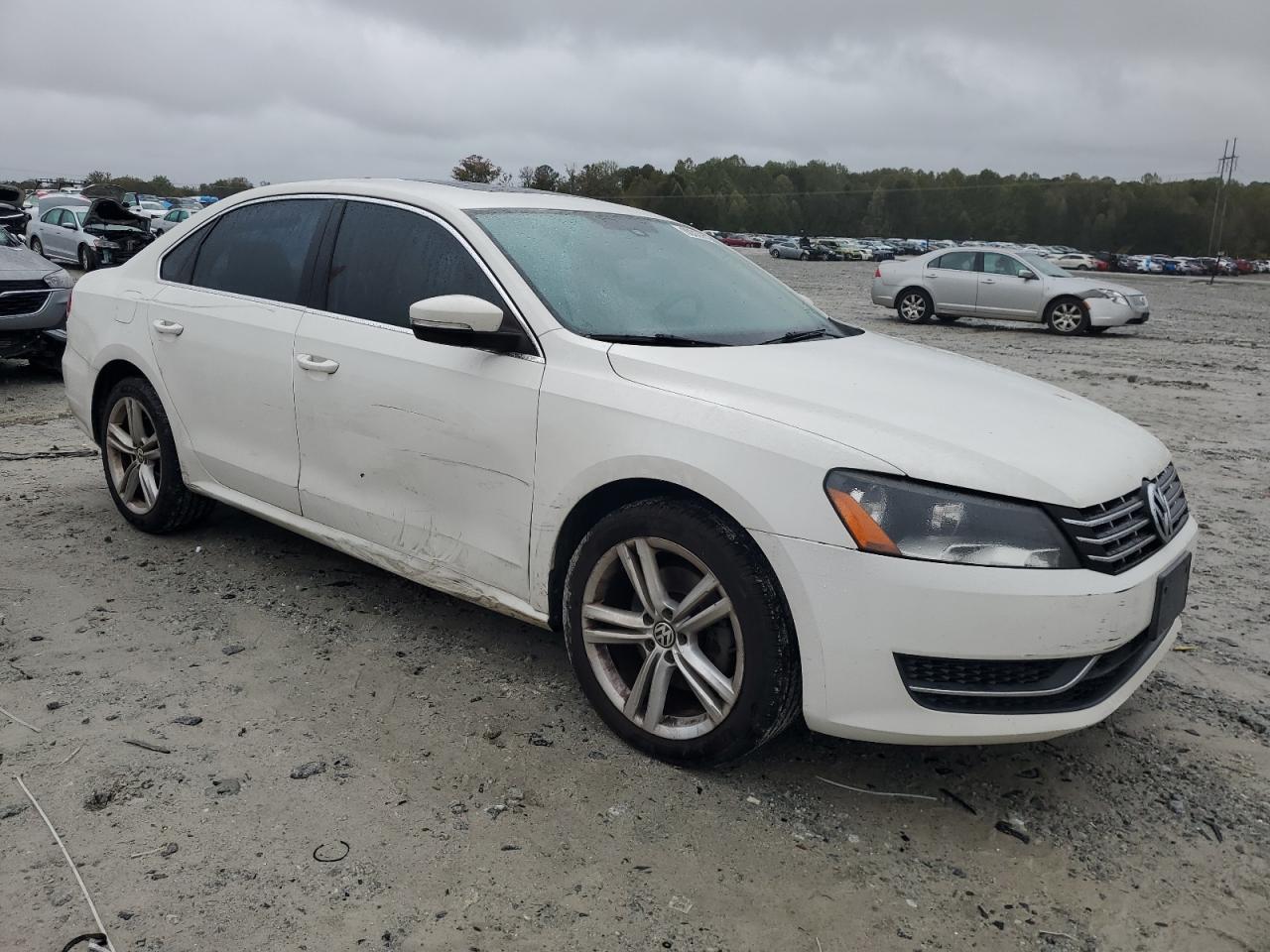 VOLKSWAGEN PASSAT SE